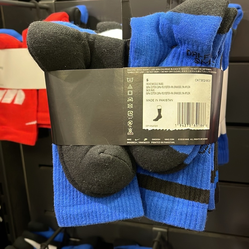 NIKE 
Training Crew Socks (6 Pairs)
Nike Everyday Cushioned - Picture 5 of 16